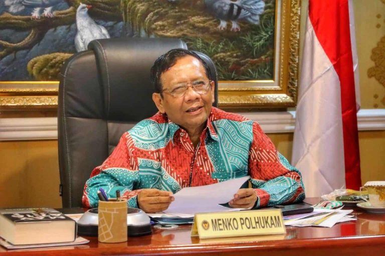 Tangkal Hoax, Menko Polhukam Dorong Keterbukaan Informasi Badan Publik