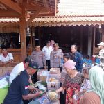 Polsek Klambu Sediakan Makanan Bagi Warga Terdampak Banjir