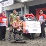 JNE Peduli, Bantu Motor Listrik Roda Tiga, untuk Guru SLB Difabel