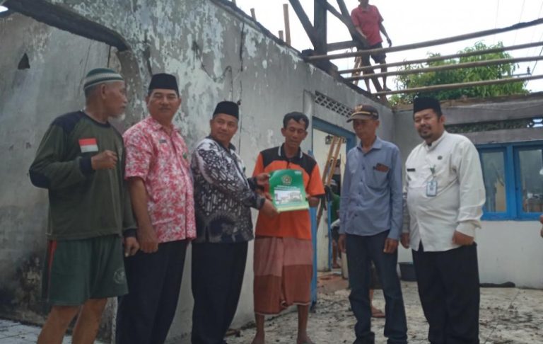 Kemenag Bantu Korban Kebakaran, Baru Sepekan Menikah Rumah Terbakar