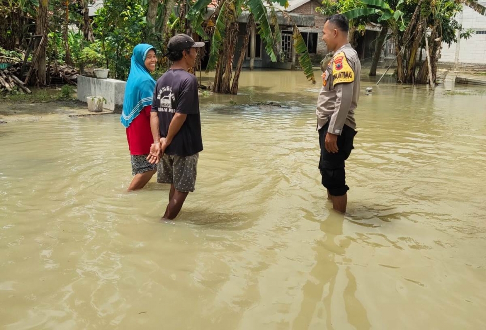 Banjir Berhari-hari di Brati Belum Surut, Kapolsek: Kasihan Masyarakat