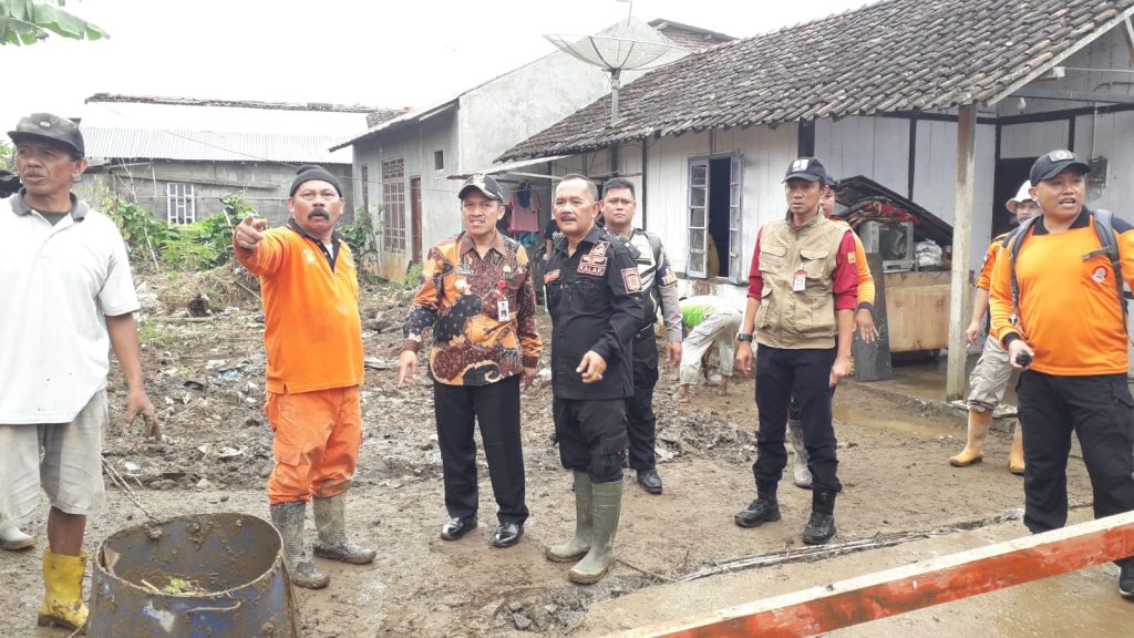 Sebanyak 34 KK Terdampak, Bupati Tinjau Lokasi Banjir Bandang di Kasiran