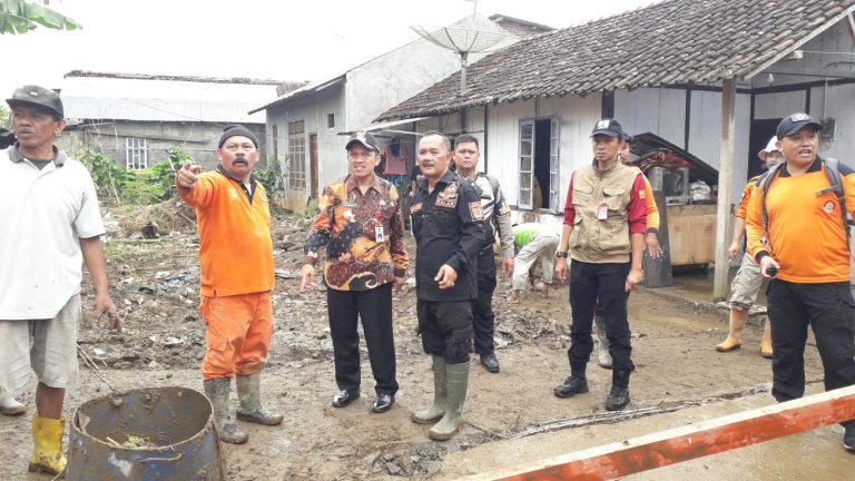 Sebanyak 34 KK Terdampak, Bupati Tinjau Lokasi Banjir Bandang di Kasiran