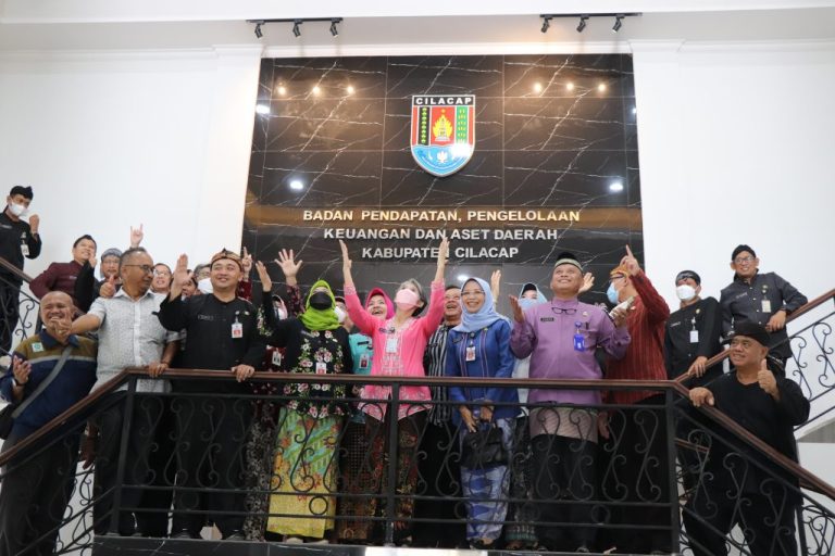 Resmikan Gedung BPPKAD, Pj Bupati : Pendapatan Harus Naik