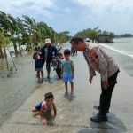 Cegah Tenggelam, Polsek Klambu Imbau Anak-Anak Tak Bermain di Lokasi Banjir