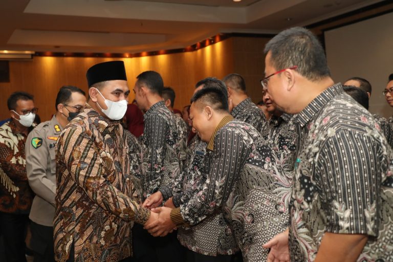 Apoteker Diminta Beri Edukasi ke Masyarakat tentang Obat-obatan