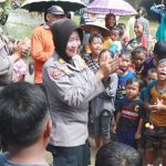 Humas Polres Grobogan Berikan Trauma Healing Pada Korban Banjir di Brati