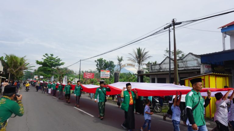 Peringati 1 Abad NU Ditandai Kirab Bendera Merah Putih 100 Meter