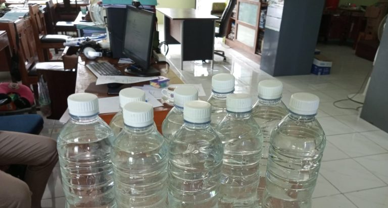 Satpol PP Razia Warung Miras yang Kerap Dikonsumsi Anak Sekolah