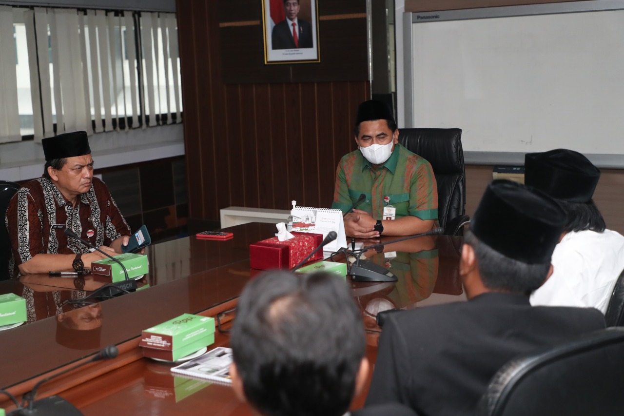 Gus Yasin Apresiasi Sandal Nusantara, yang Bekali Ilmu Agama pada Orang Jalanan