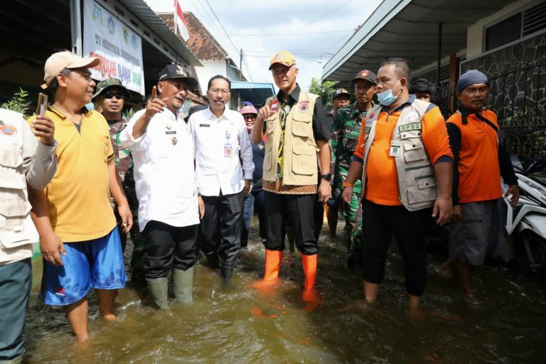 Bebaskan dari Banjir Musiman, Ganjar Minta Kolam Retensi dan Polder Dikerjakan Tahun Ini