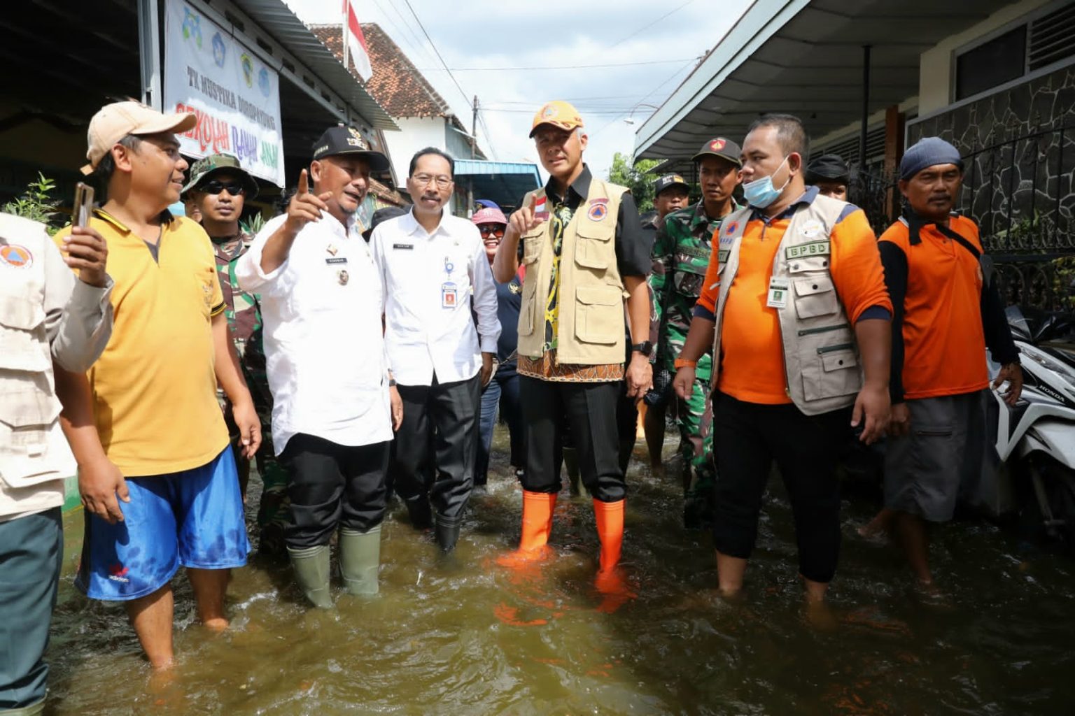 Bebaskan dari Banjir Musiman, Ganjar Minta Kolam Retensi dan Polder Dikerjakan Tahun Ini