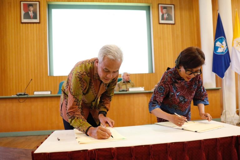 Pemprov Jalin Kerja Sama dengan UGM, Fokus Investasi, SDM, dan Kemiskinan 