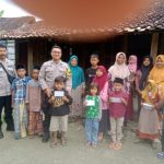 Santuni Anak Yatim Piatu, Pak Bhabin di Grobogan Sisihkan Gajinya
