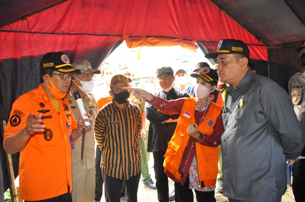 Sempat Putus Akibat Banjir, Jembatan Cireuy Cimanggu Kini Siap Dilalui