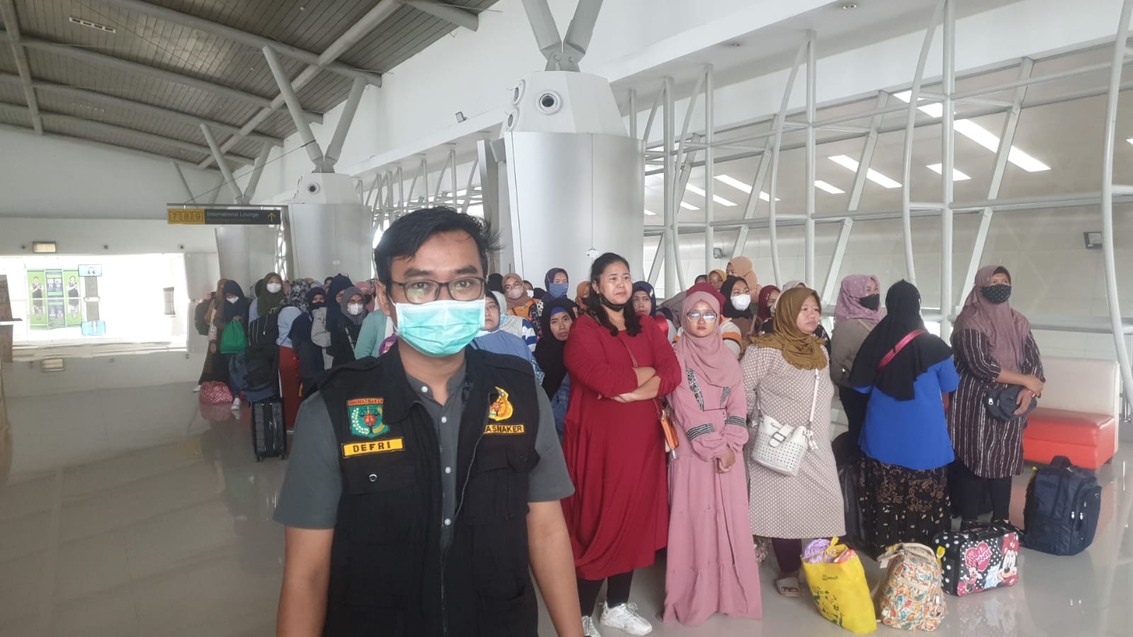 Sidak Bandara Juanda, Pengawas Ketenagakerjaan Cegah Keberangkatan 87 Calon PMI Nonprosedural