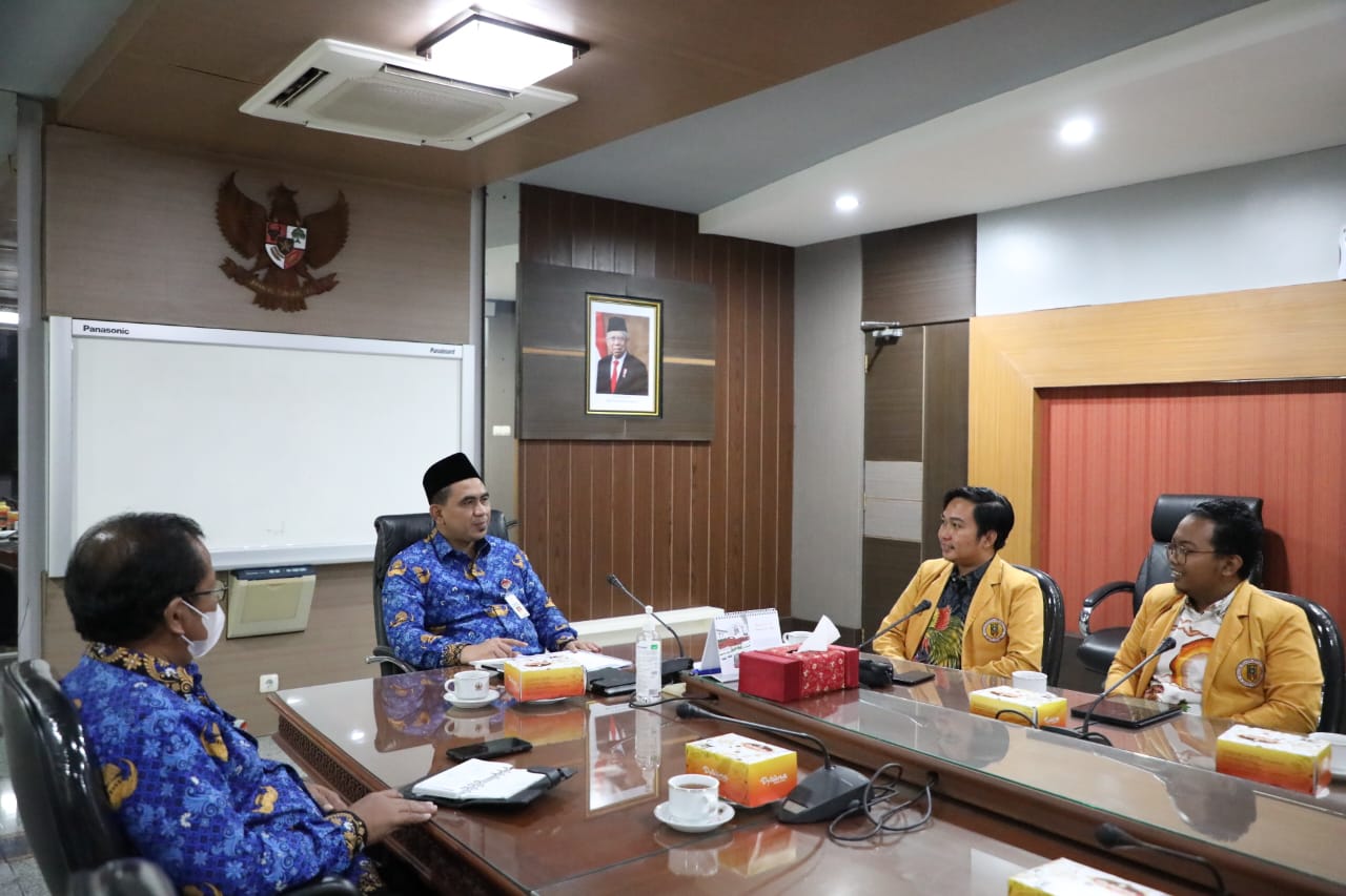 Gus Yasin Ajak IPM Kampanyekan Program “Jo Kawin Bocah”
