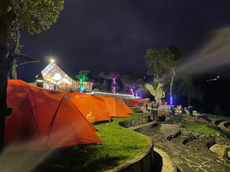 Menarik Wisatawan, Pesona Negeri Kahyangan dengan Panorama 7 Gunung