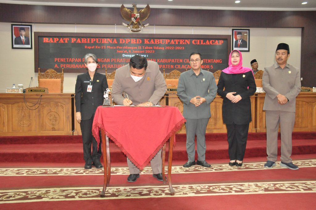 Empat BUMD Dimerger, Optimalkan Kinerja Perusahaan Daerah