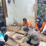 Tinjau Rumah Roboh, Pj Bupati Apresiasi Semangat Gotong Royong Masyarakat