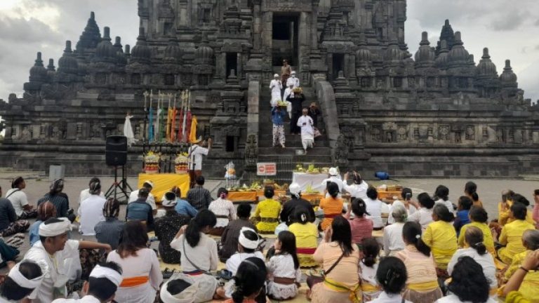 Umat Hindu Indonesia dan Dunia Bisa Beribadah Rutin di Candi Prambanan