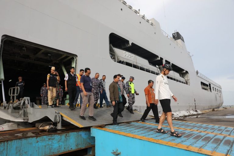 Permintaan Ganjar kepada KSAL Direspon, KRI Makassar Siap Angkut Logistik dan BBM ke Karimunjawa