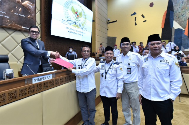 Terima Asosiasi Kades, Komisi II Tegaskan Revisi UU Desa Masuk Prolegnas