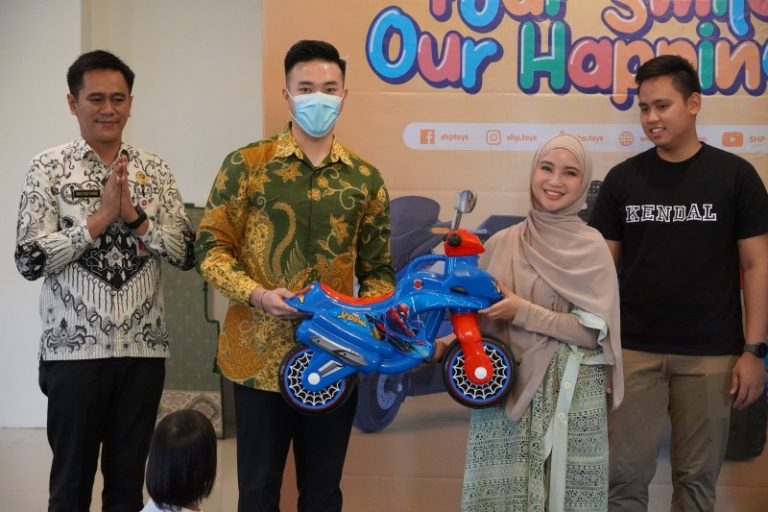 Peduli Tumbuh Kembang Anak, PT SHPToys Berikan Puluhan Alat Permainan