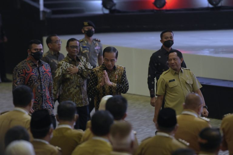 Kendalikan Inflasi, Presiden Minta Kepala Daerah Sering Masuk Pasar