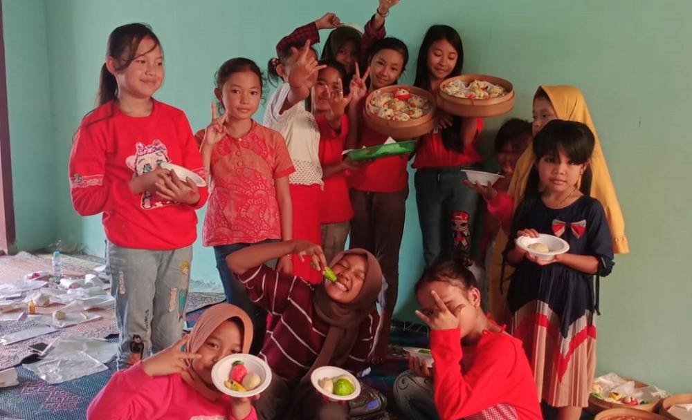 Uniknya Perayaan Imlek di Desa Mandarin