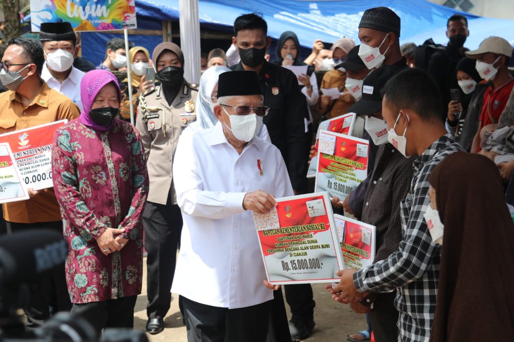 Dampingi Wapres, Mensos Saksikan Penyaluran Santunan 478 Korban Gempa Cianjur