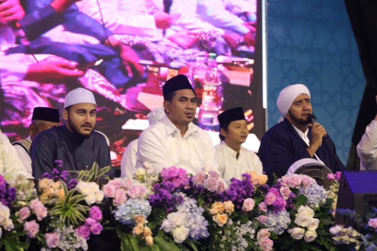 Salawatan di Kudus, Gus Yasin Dapat Salam dari Warga Jateng di Korsel