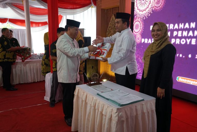Serahkan DPA, Bupati Minta Pembangunan Dimulai Lebih Awal