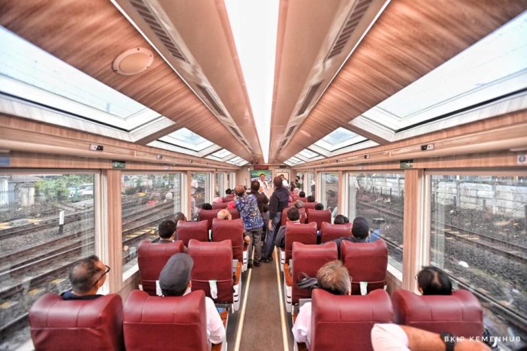 Jajal Kereta Panoramic, Menhub: Tidak Perlu Jauh ke Luar Negeri