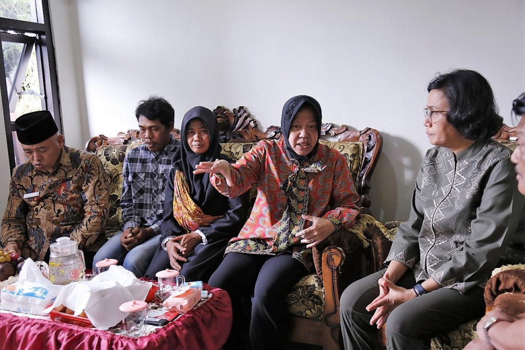 Sumringah Dikunjungi Dua Menteri, Rumaiyah Bangkit dari Kemiskinan Ekstrem