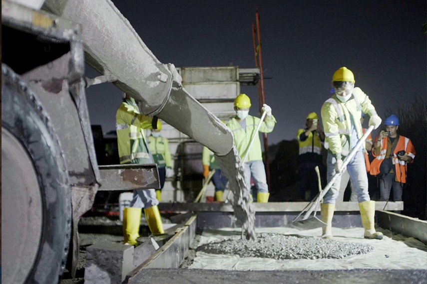 SIG Berhasil Uji Coba Aplikasi Beton Cepat Kering di Jalan Raya Karangawen Semarang-Godong