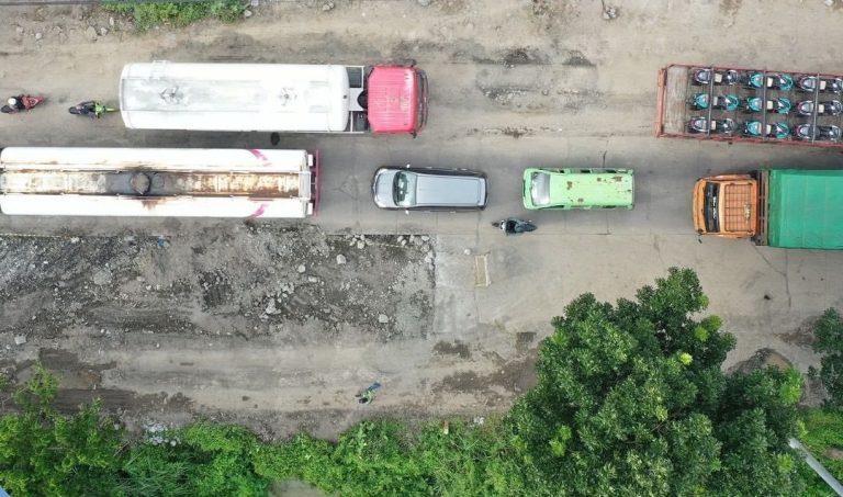 Jalan Pantura Pati – Rembang Direnovasi, Picu Kemacetan Panjang