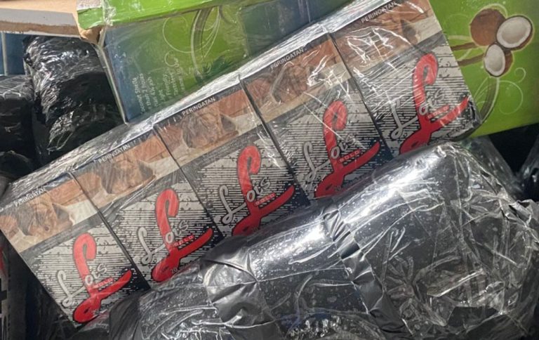 Bea Cukai Kudus Bongkar Peredaran Rokok Ilegal di Jasa Ekspedisi