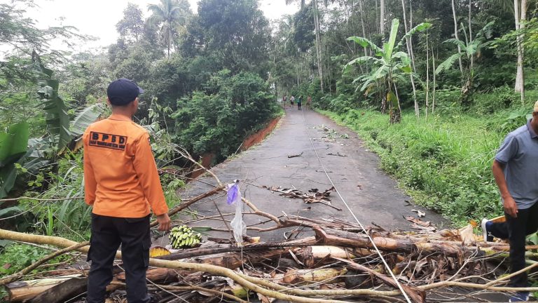 Intensitas Hujan Tinggi, Bencana Masih Mengintai, Warga Diminta Waspada