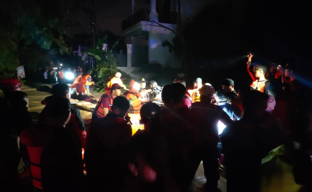 Diterjang Banjir Bandang di Perumahan Dinar Indah, Seorang Warga Meninggal