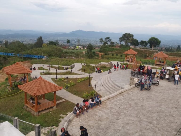 Punya Potensi Besar, Wisata Alam Bakal Serius Dikembangkan di 2023
