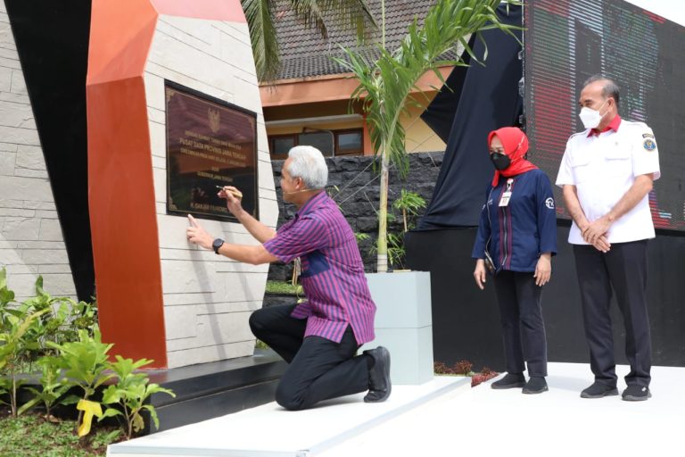 Pertama di Indonesia, Gubernur Ganjar Resmikan Pusat Data Jateng