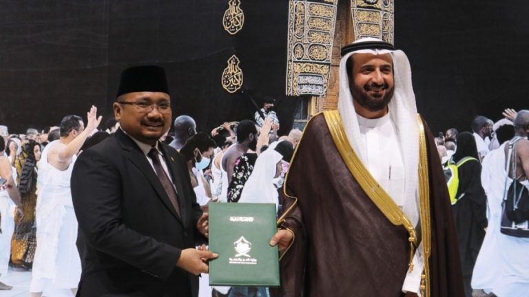 Menag Terima MoU Kuota Haji 2023 dari Menteri Haji Saudi