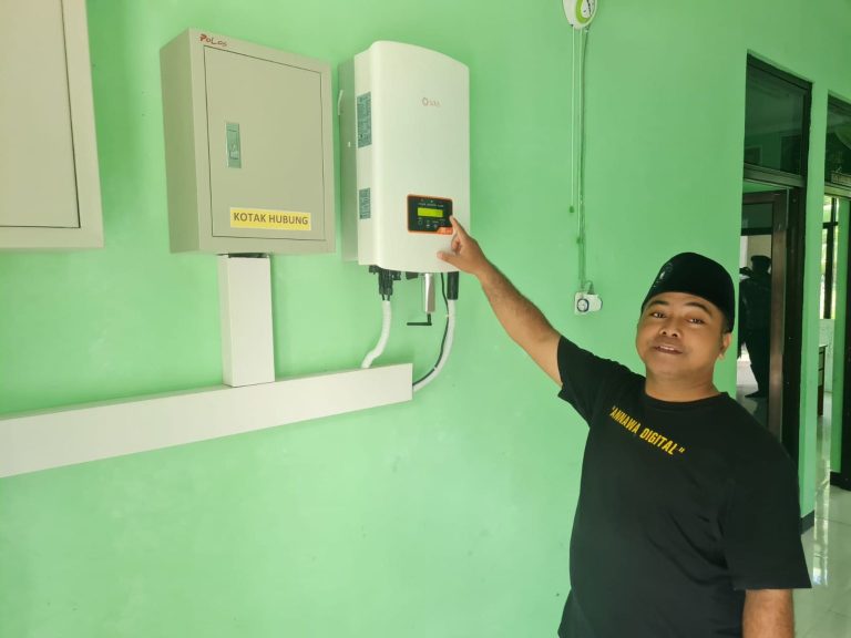 Jateng Bantu PLTS untuk 10 Pesantren