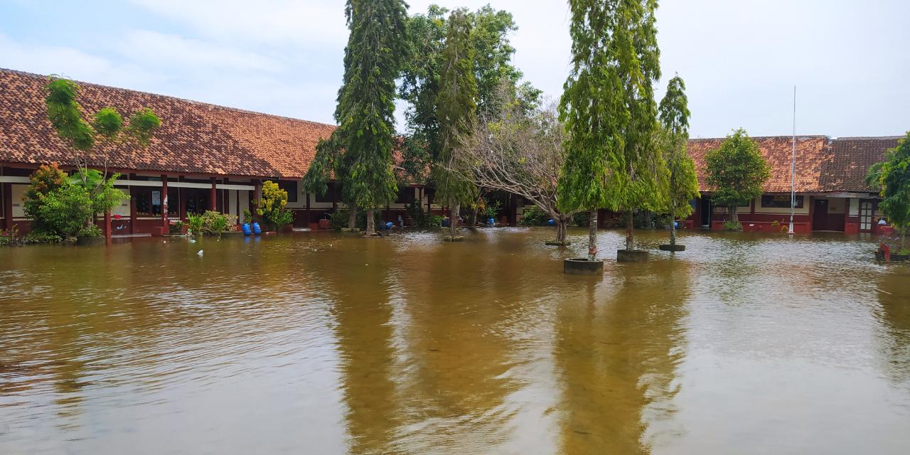 Empat Hari Sekolah Masih Tergenang, KBM Tatap Muka Ditiadakan