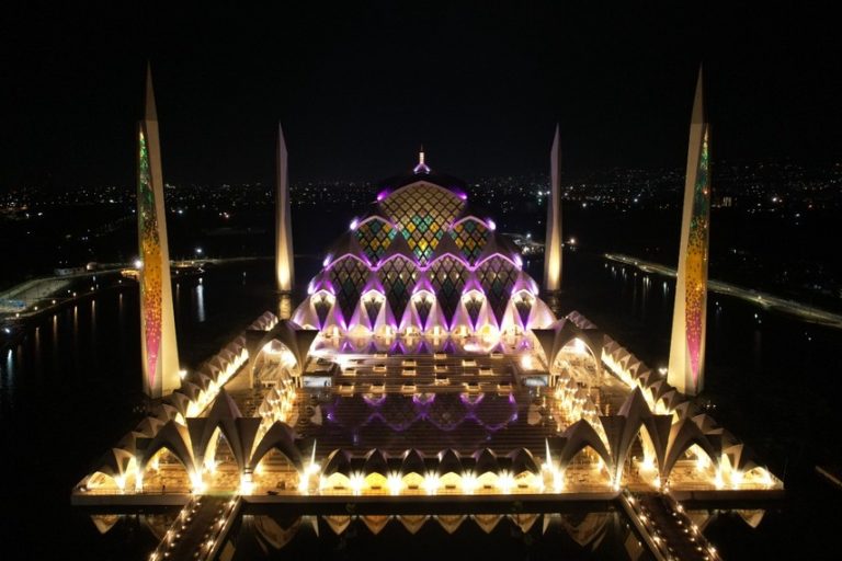 Masjid Raya Al Jabbar, Sarana Ibadah dan Ikon Baru Jabar Garapan HK Rampung