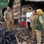Datangi Tiga KK Korban Kebakaran di Desa Jepangrejo, Bupati Ulurkan Bantuan