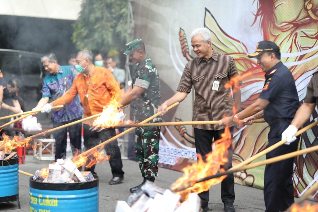 Jutaan Batang Rokok Ilegal Dimusnahkan, Kalau Perlu Izin, Urus Baik-baik
