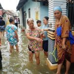 Kecamatan Juwana Masih Banjir, Pj Bupati Pati Sambangi Posko Pengungsian dan Dapur Umum