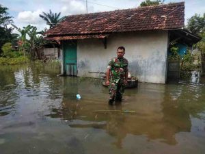 Sudah 12 Hari Berlalu, Tujuh Desa di Pati Masih Tergenang Banjir
